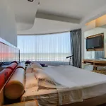 Hotel Waldorf- Premier Resort